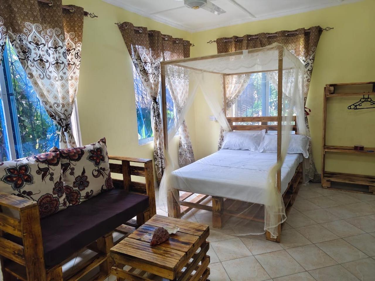 Mount Zion Guest House, Mtwapa Mtomondoni Момбаса Екстериор снимка
