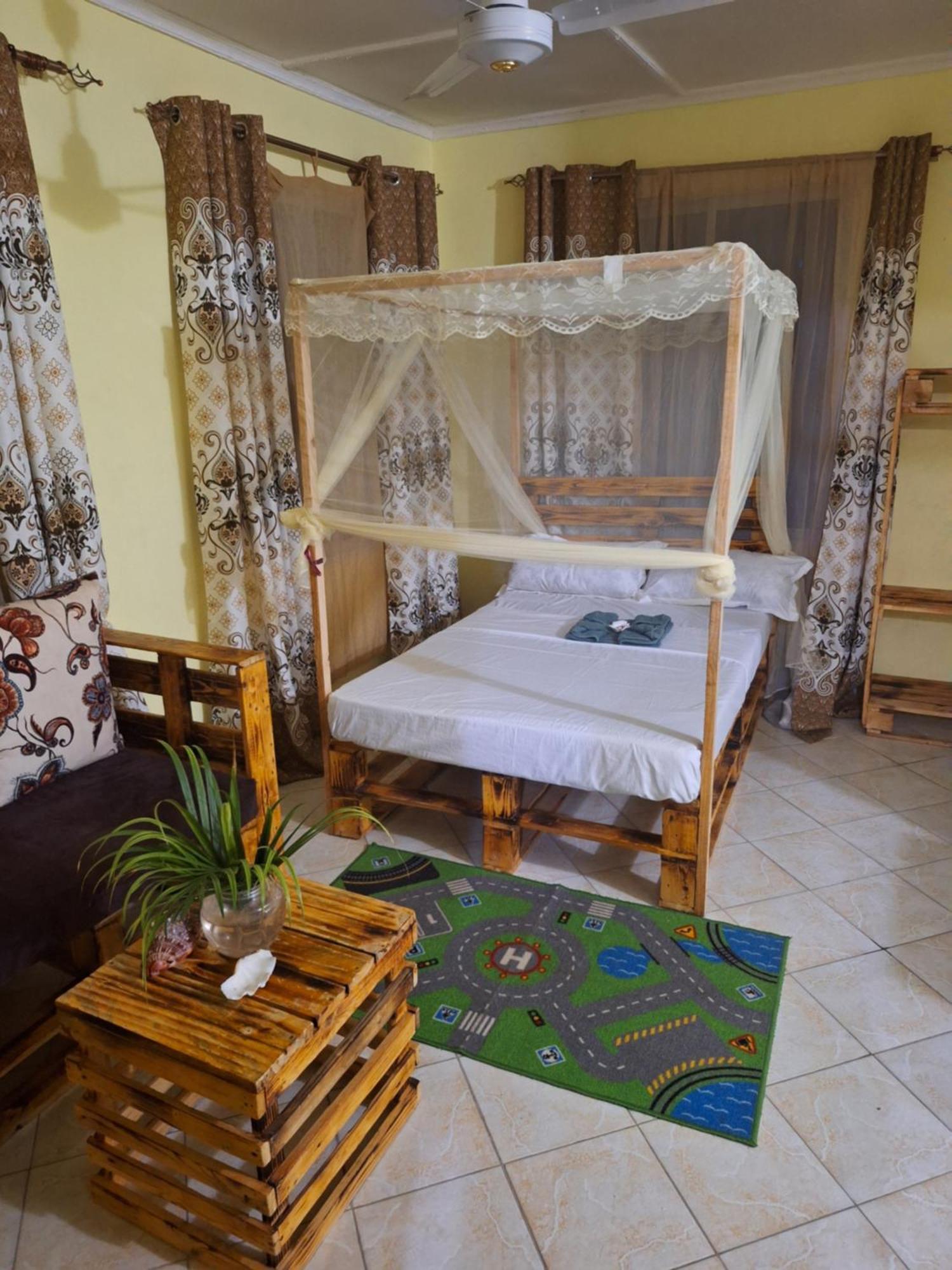 Mount Zion Guest House, Mtwapa Mtomondoni Момбаса Екстериор снимка