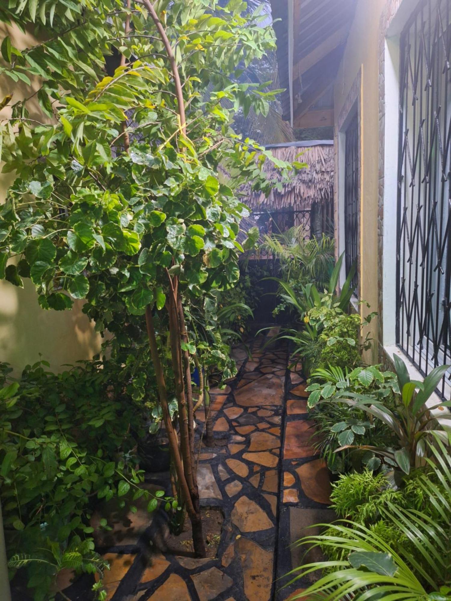 Mount Zion Guest House, Mtwapa Mtomondoni Момбаса Екстериор снимка