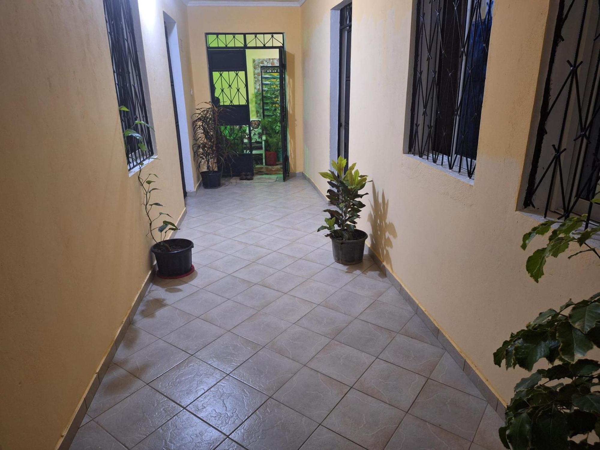 Mount Zion Guest House, Mtwapa Mtomondoni Момбаса Екстериор снимка