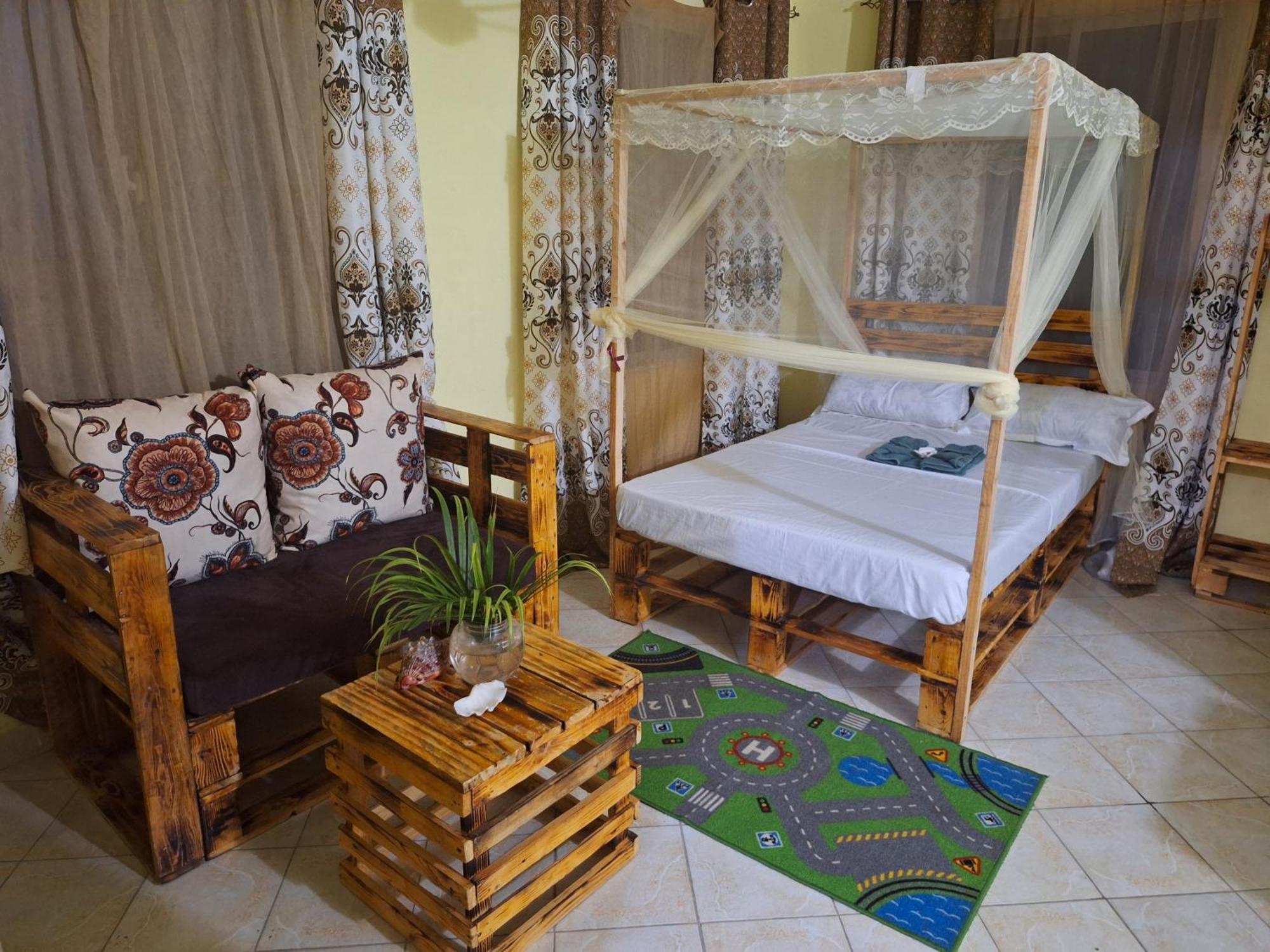 Mount Zion Guest House, Mtwapa Mtomondoni Момбаса Екстериор снимка
