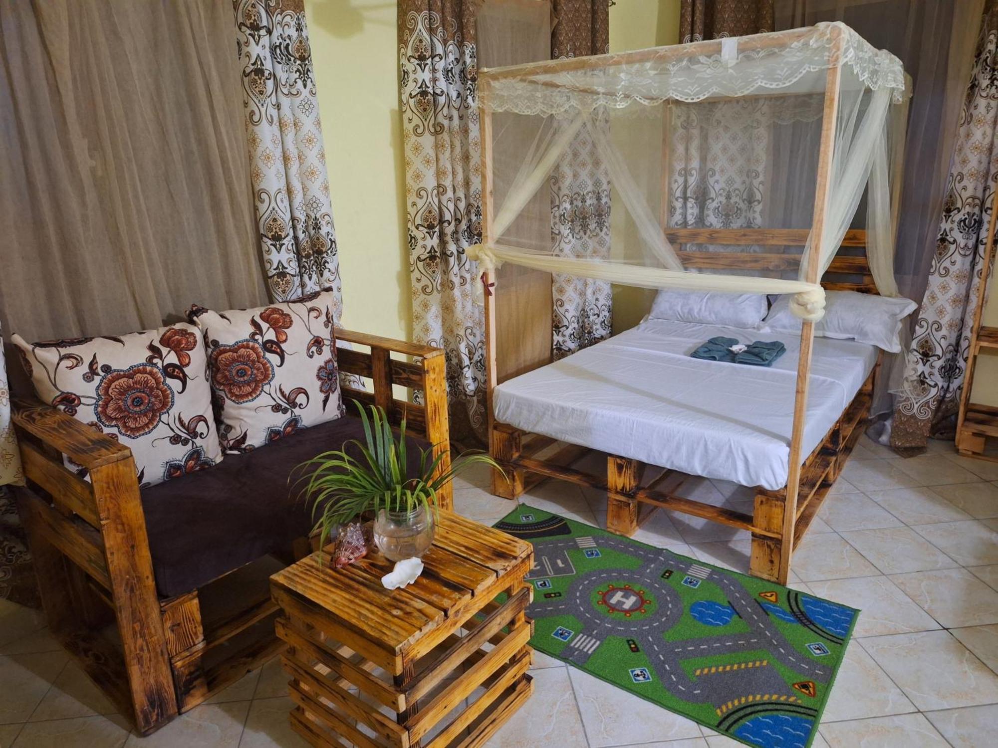 Mount Zion Guest House, Mtwapa Mtomondoni Момбаса Екстериор снимка